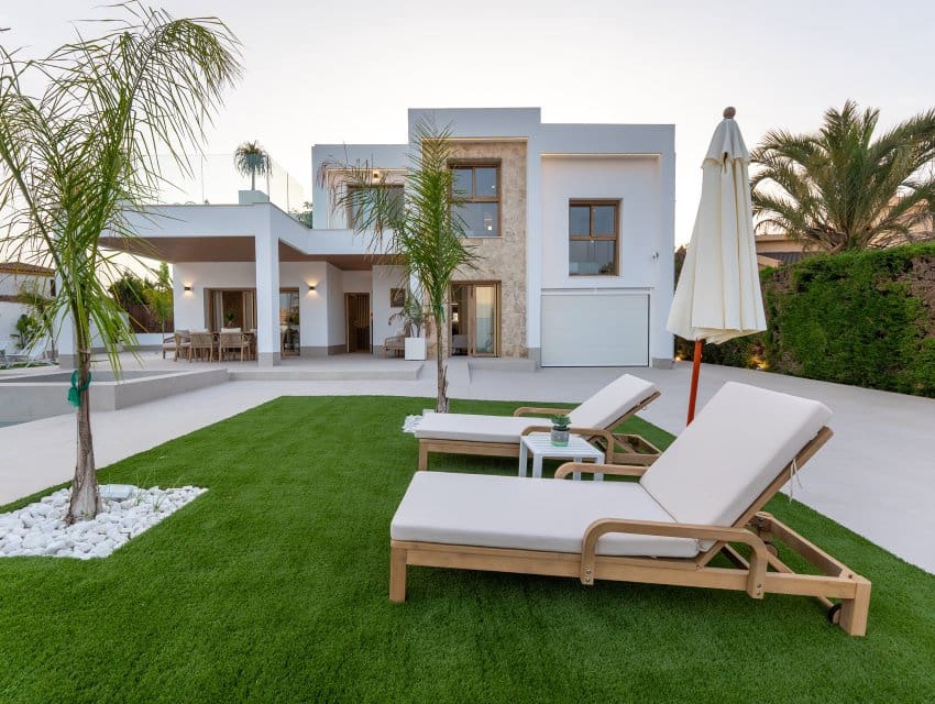 4 makuuhuone Huvila myytävänä paikassa Orihuela Costa mukana uima-altaan - 1 350 000 € (Ref: 9596989)