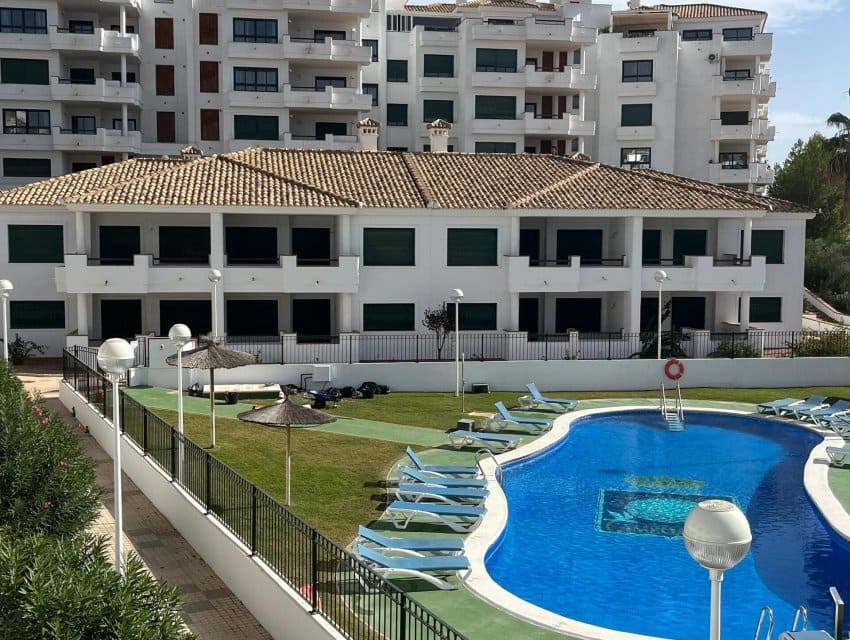 Apartamento de 2 habitaciones en Orihuela Costa en venta con piscina - 212.350 € (Ref: 9597000)