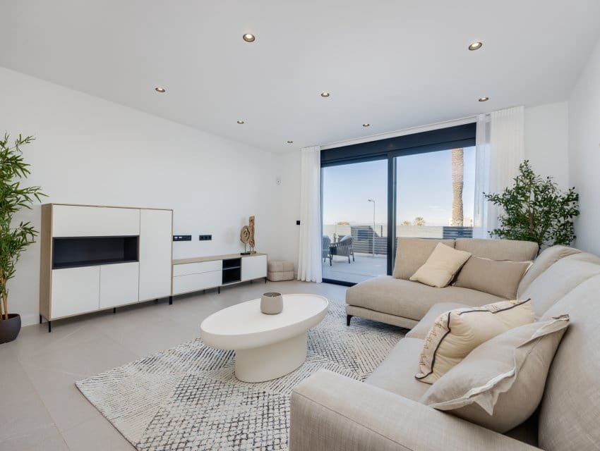 3 makuuhuone Huvila myytävänä paikassa Torrevieja - 595 000 € (Ref: 9597009)