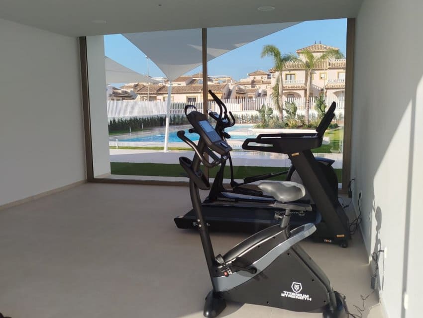 2 slaapkamer Penthouse te koop in Cabo Roig met zwembad - € 440.000 (Ref: 9597096)