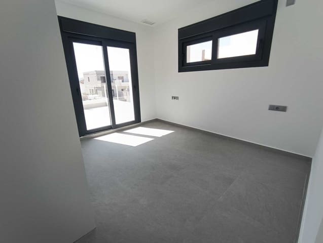 3 makuuhuone Huvila myytävänä paikassa Daya Nueva mukana uima-altaan - 307 000 € (Ref: 9597114)