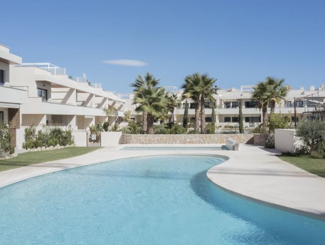 2 slaapkamer Bungalow te koop in Playa de los Náufragos, Torrevieja met zwembad - € 380.000 (Ref: 9597121)