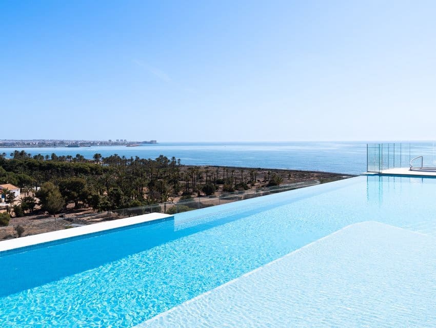 3 quarto Apartamento de Praia para venda em Punta Prima com piscina garagem - 412 000 € (Ref: 9597134)