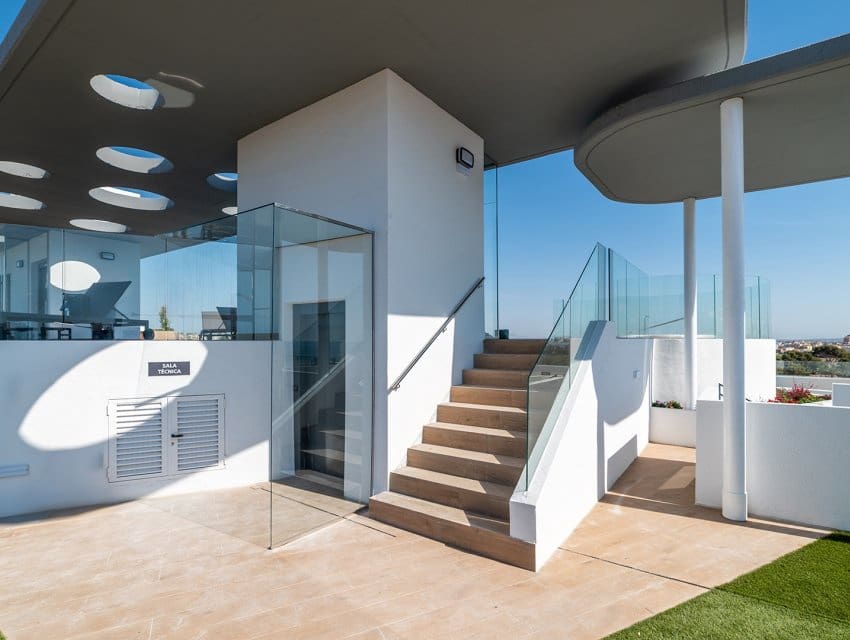 3 quarto Apartamento de Praia para venda em Punta Prima com piscina garagem - 412 000 € (Ref: 9597134)