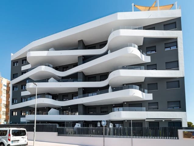 3 quarto Apartamento de Praia para venda em Punta Prima, Torrevieja com piscina garagem - 412 000 € (Ref: 9597134)