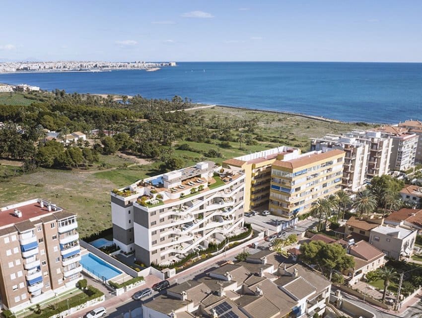 3 quarto Apartamento de Praia para venda em Punta Prima com piscina garagem - 412 000 € (Ref: 9597134)