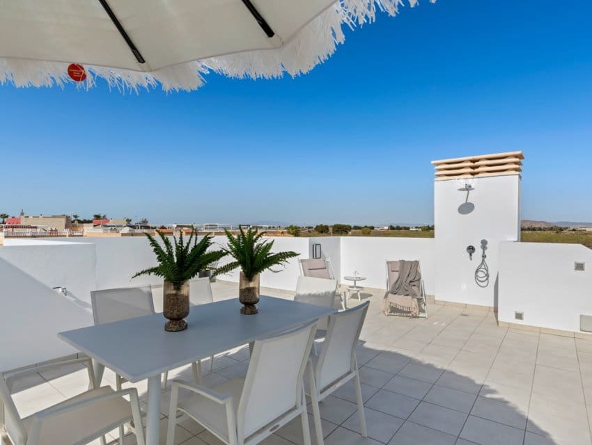 Chalet de 3 habitaciones en Los Alcázares en venta con piscina - 544.841 € (Ref: 9794958)