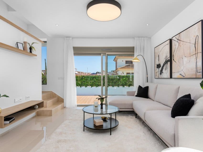 Chalet de 3 habitaciones en Los Alcázares en venta con piscina - 544.841 € (Ref: 9794958)