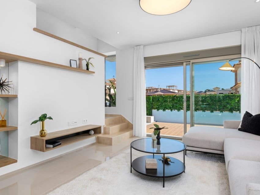 Chalet de 3 habitaciones en Los Alcázares en venta con piscina - 544.841 € (Ref: 9794958)