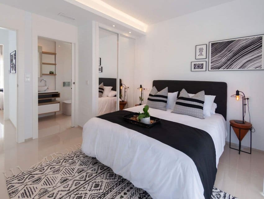 Chalet de 3 habitaciones en Los Alcázares en venta con piscina - 544.841 € (Ref: 9794958)