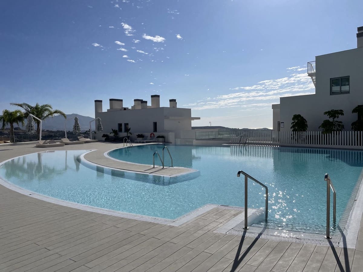 3 bedroom Apartment for sale in La Cala de Mijas with pool garage - € 795,000 (Ref: 7722273)