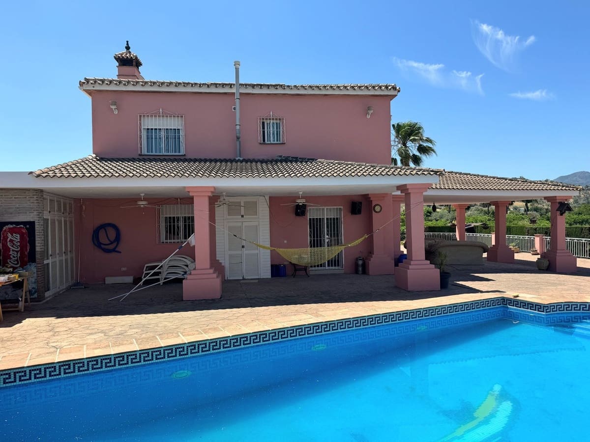 3 sypialnia Finka/Dom wiejski na sprzedaż w Coin z basenem garażem - 440 000 € (Ref: 8338792)