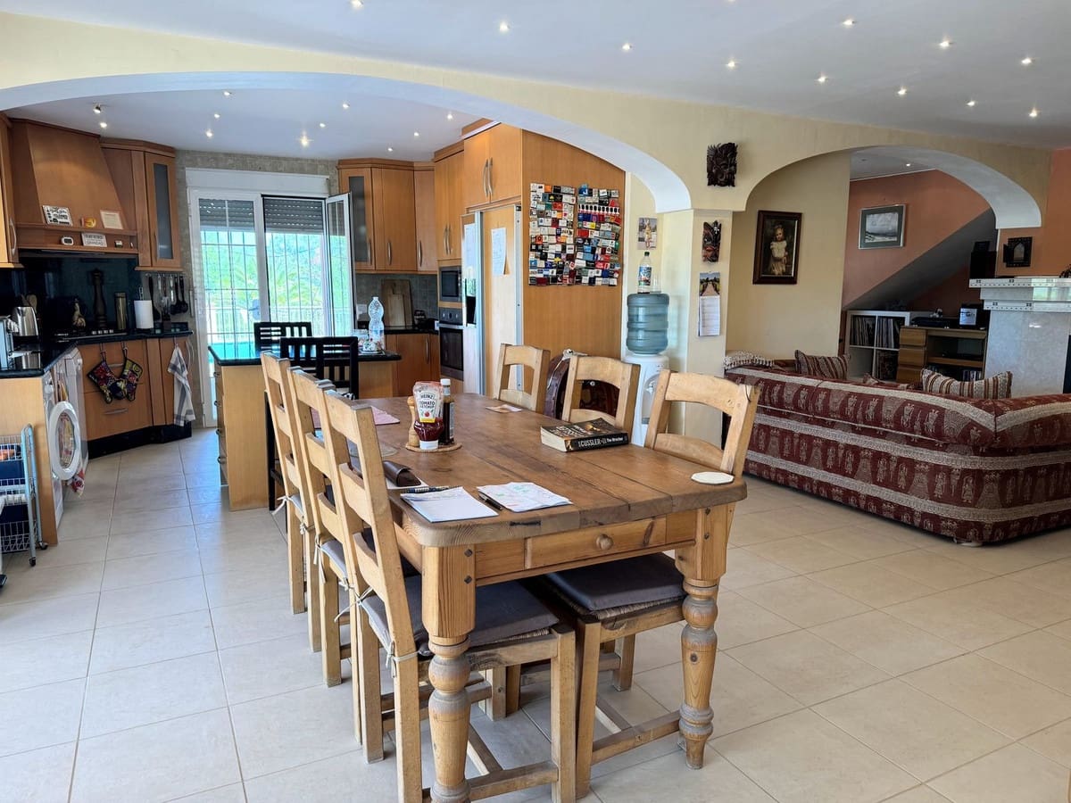 3 sypialnia Finka/Dom wiejski na sprzedaż w Coin z basenem garażem - 440 000 € (Ref: 8338792)