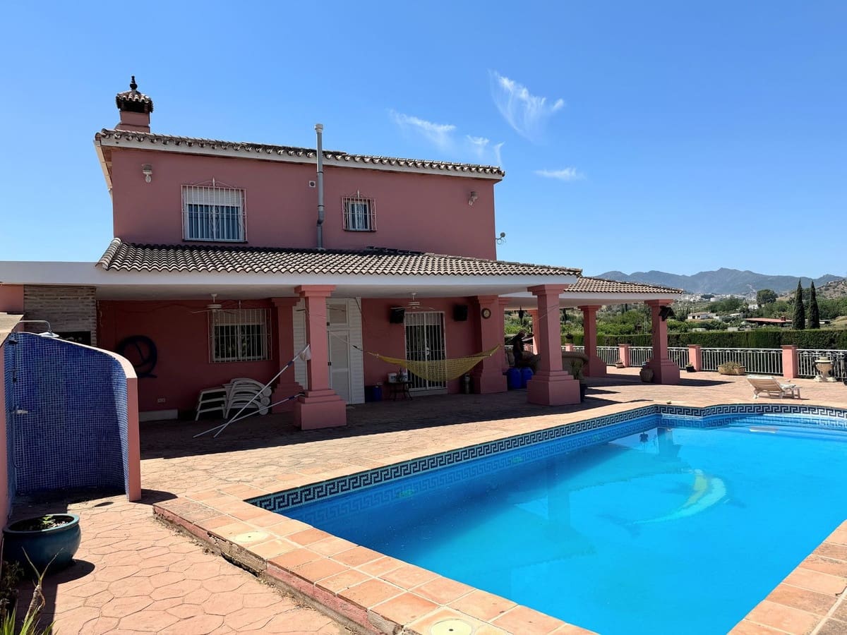 3 sypialnia Finka/Dom wiejski na sprzedaż w Coin z basenem garażem - 440 000 € (Ref: 8338792)