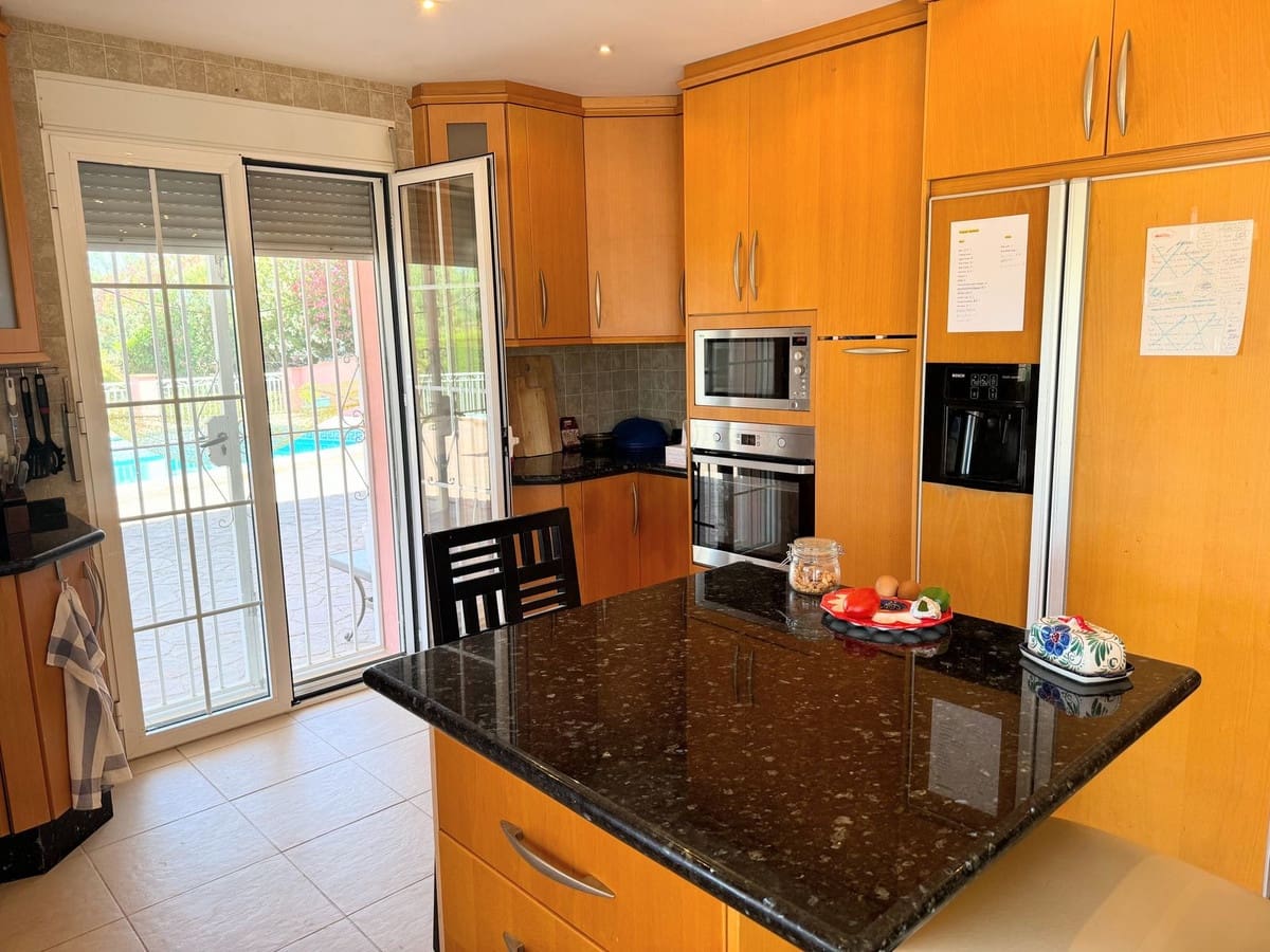 3 sypialnia Finka/Dom wiejski na sprzedaż w Coin z basenem garażem - 440 000 € (Ref: 8338792)