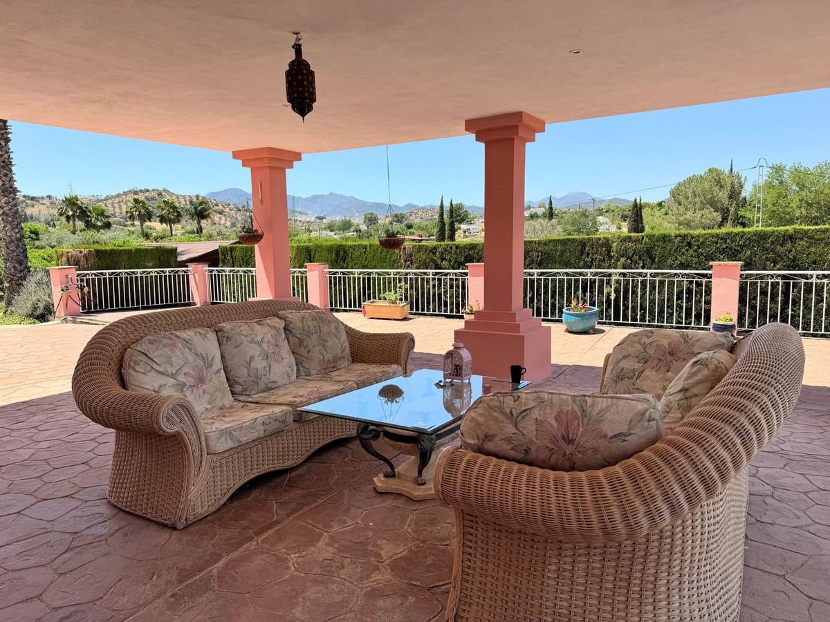 3 sypialnia Finka/Dom wiejski na sprzedaż w Coin z basenem garażem - 440 000 € (Ref: 8338792)