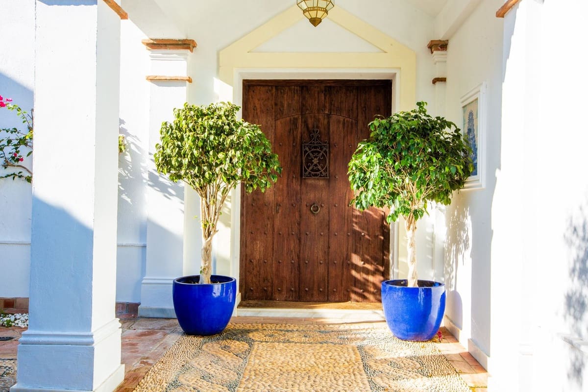 7 bedroom Villa for sale in Sotogrande with pool garage - € 1,700,000 (Ref: 8607973)