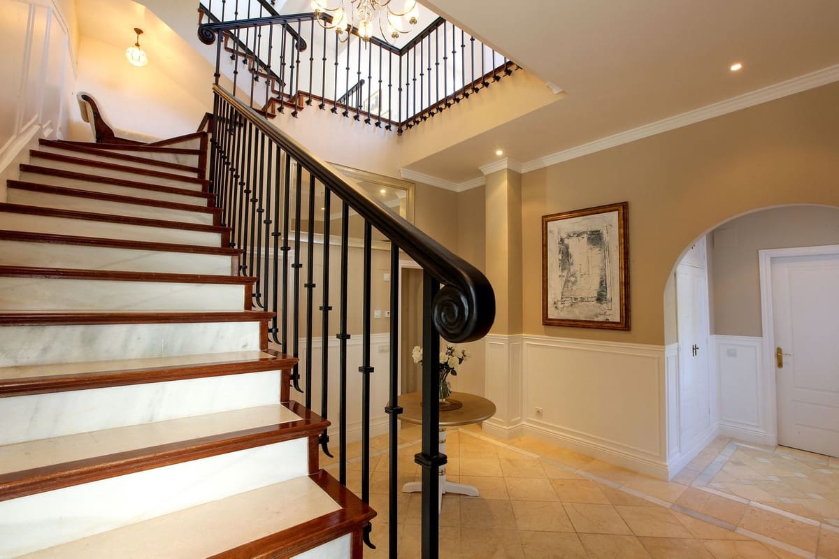 7 bedroom Villa for sale in Sotogrande with pool garage - € 1,700,000 (Ref: 8607973)