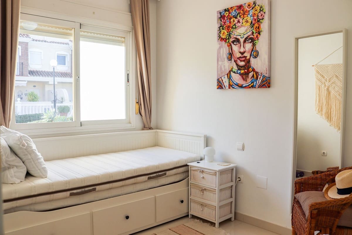 3 soveværelse Byhus til salg i Calahonda med swimmingpool garage - € 549.000 (Ref: 8709568)