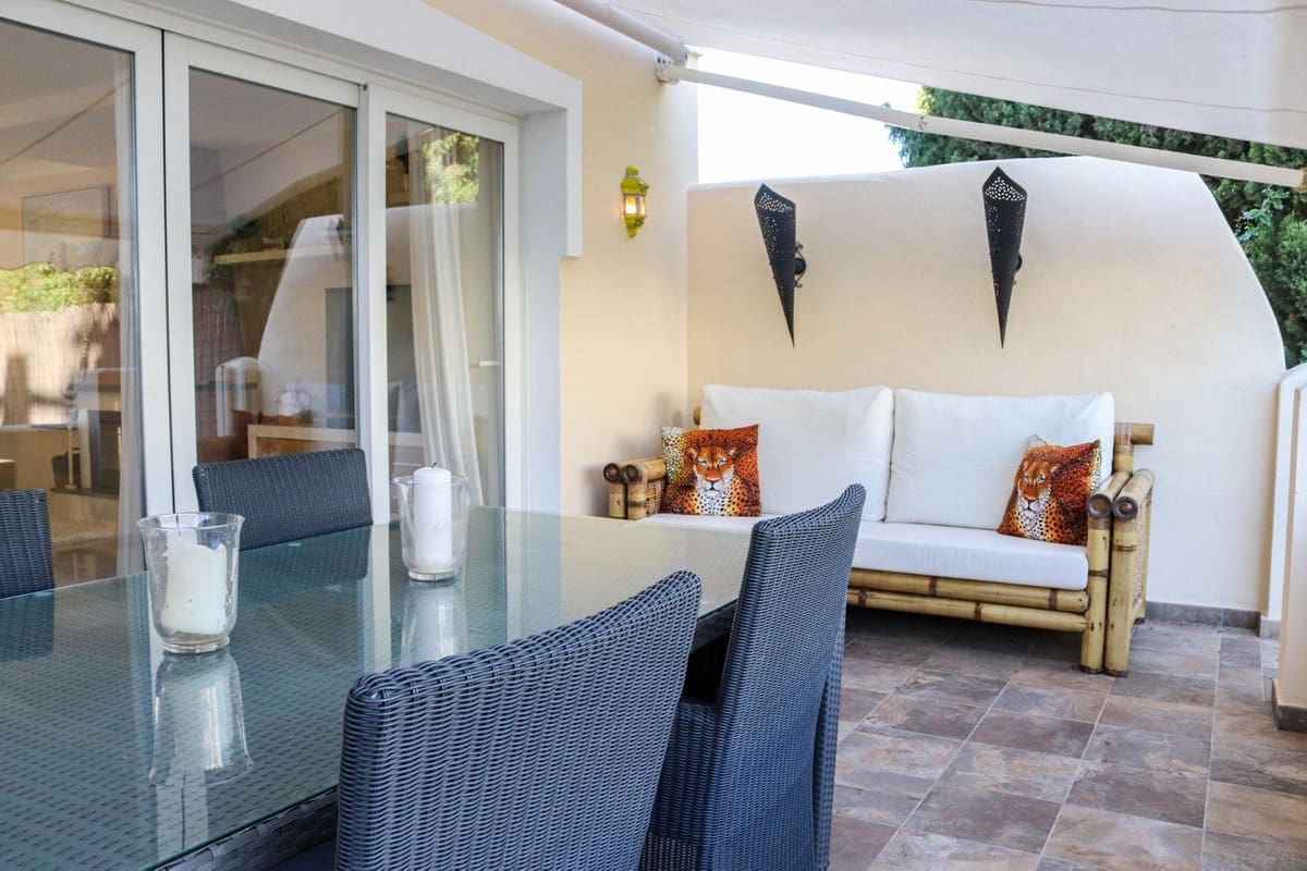 3 soveværelse Byhus til salg i Calahonda med swimmingpool garage - € 549.000 (Ref: 8709568)