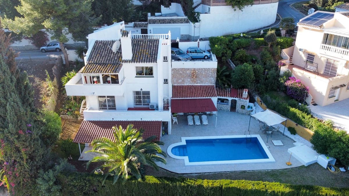 4 soveværelse Villa til salg i Campo Mijas med swimmingpool garage - € 650.000 (Ref: 8750160)