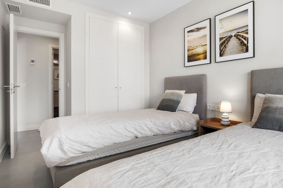 3 soverom Leilighet til salgs i El Chaparral med svømmebasseng garasje - € 495 000 (Ref: 9019803)