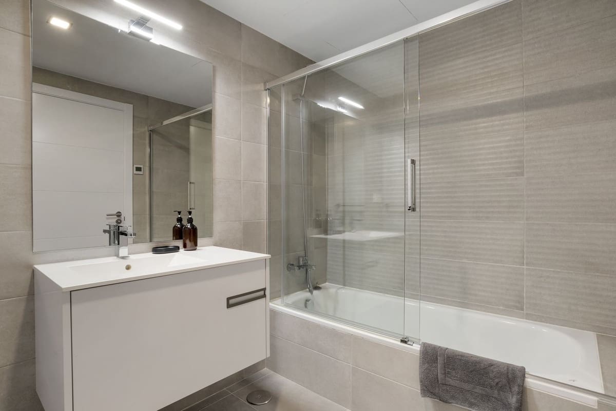 3 soverom Leilighet til salgs i El Chaparral med svømmebasseng garasje - € 495 000 (Ref: 9019803)