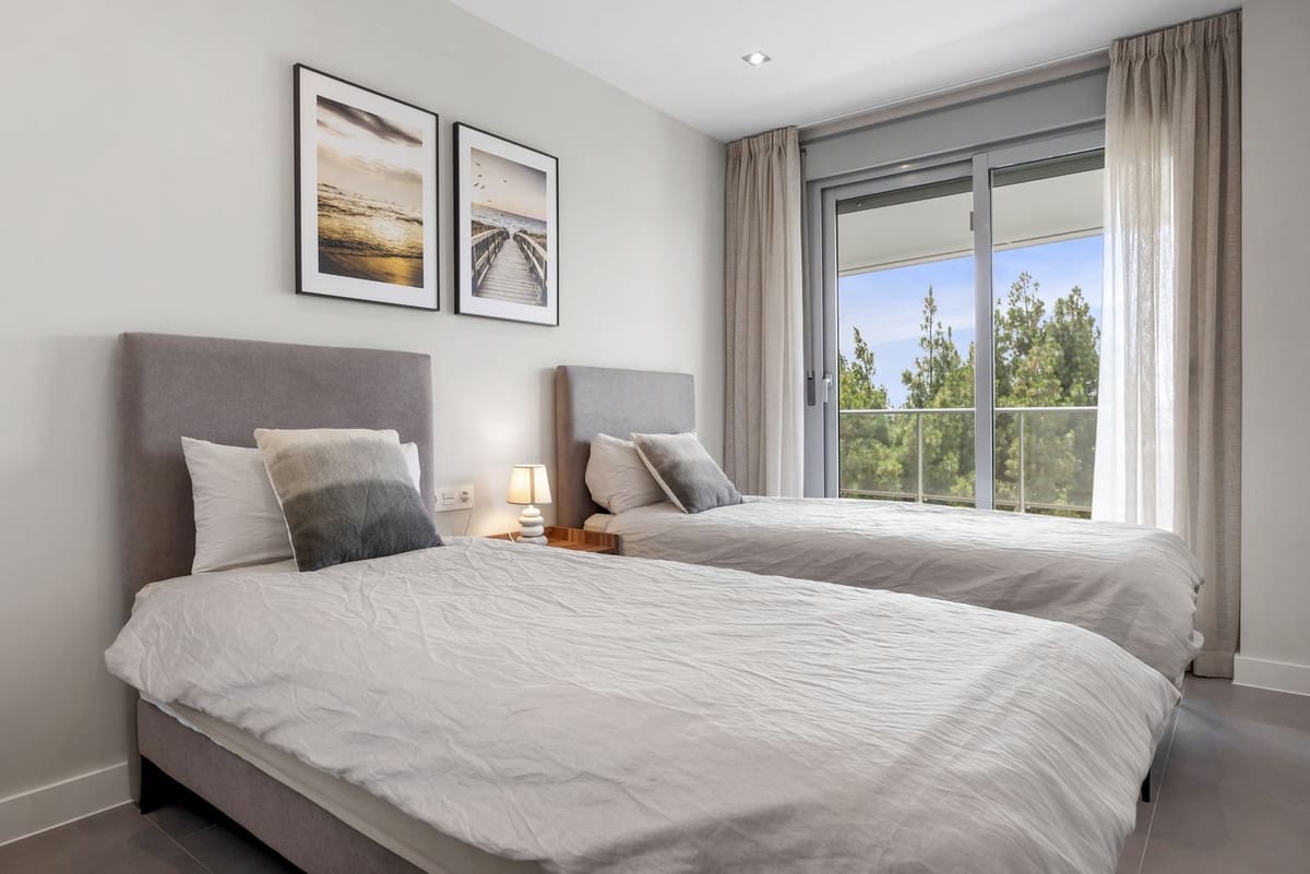 3 soverom Leilighet til salgs i El Chaparral med svømmebasseng garasje - € 495 000 (Ref: 9019803)