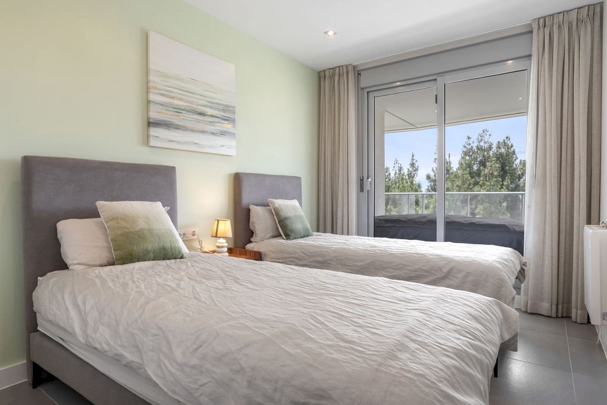 3 soverom Leilighet til salgs i El Chaparral med svømmebasseng garasje - € 495 000 (Ref: 9019803)