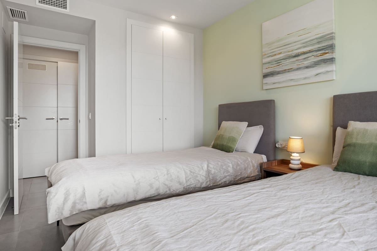 3 soverom Leilighet til salgs i El Chaparral med svømmebasseng garasje - € 495 000 (Ref: 9019803)