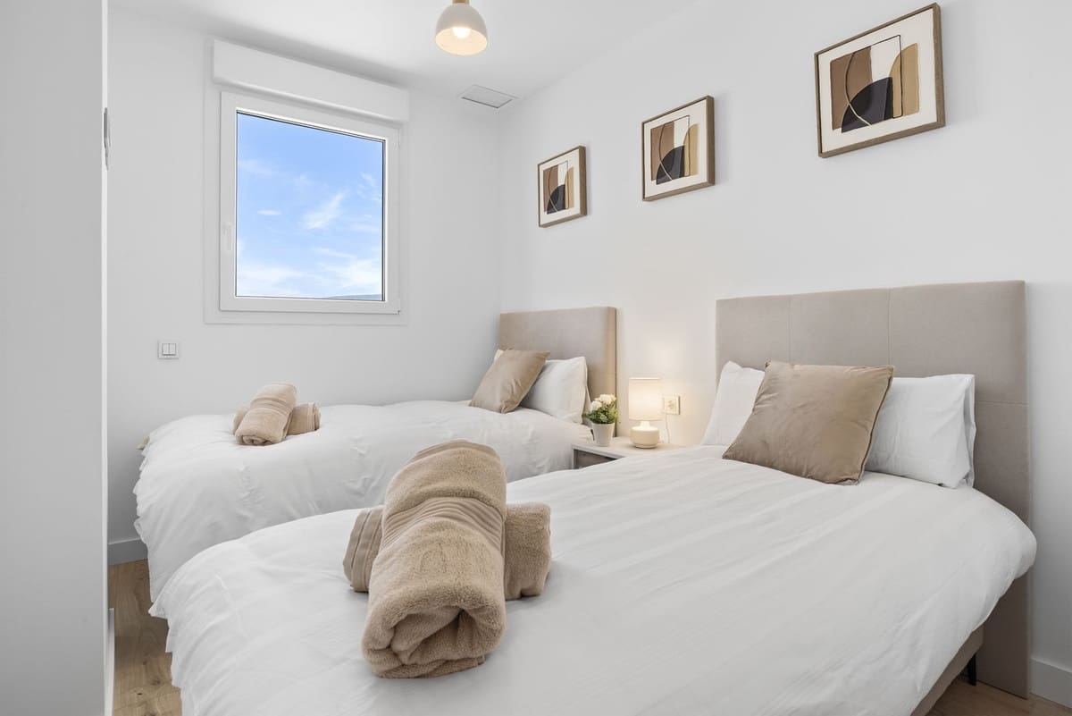 2 soverom Leilighet til salgs i Malaga by med svømmebasseng garasje - € 439 000 (Ref: 9132036)