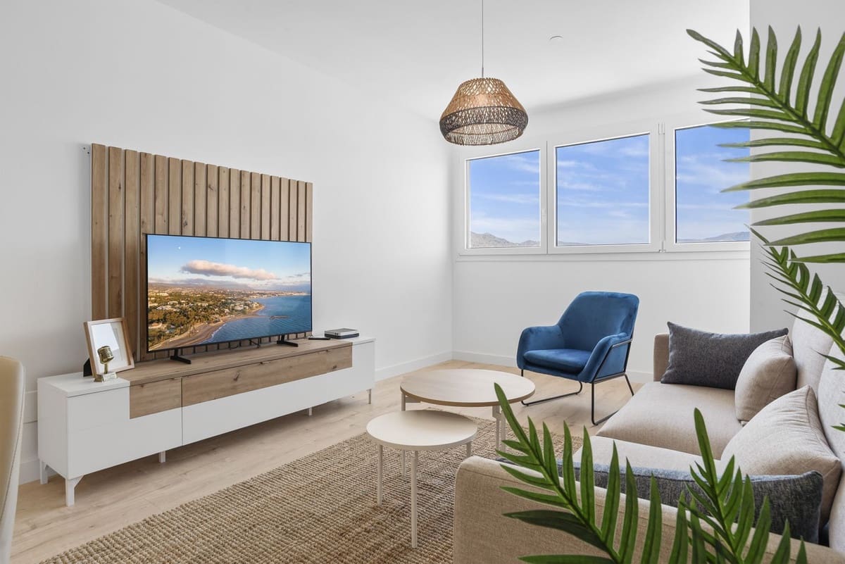 2 soverom Leilighet til salgs i Malaga by med svømmebasseng garasje - € 439 000 (Ref: 9132036)