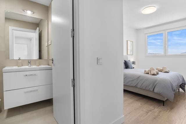 2 sypialnia Apartament na sprzedaż w Miasto Málaga z basenem garażem - 400 000 € (Ref: 9132036)