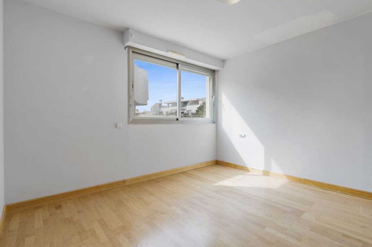 3 bedroom Apartment for sale in La Cala de Mijas with pool garage - € 455,000 (Ref: 9263930)