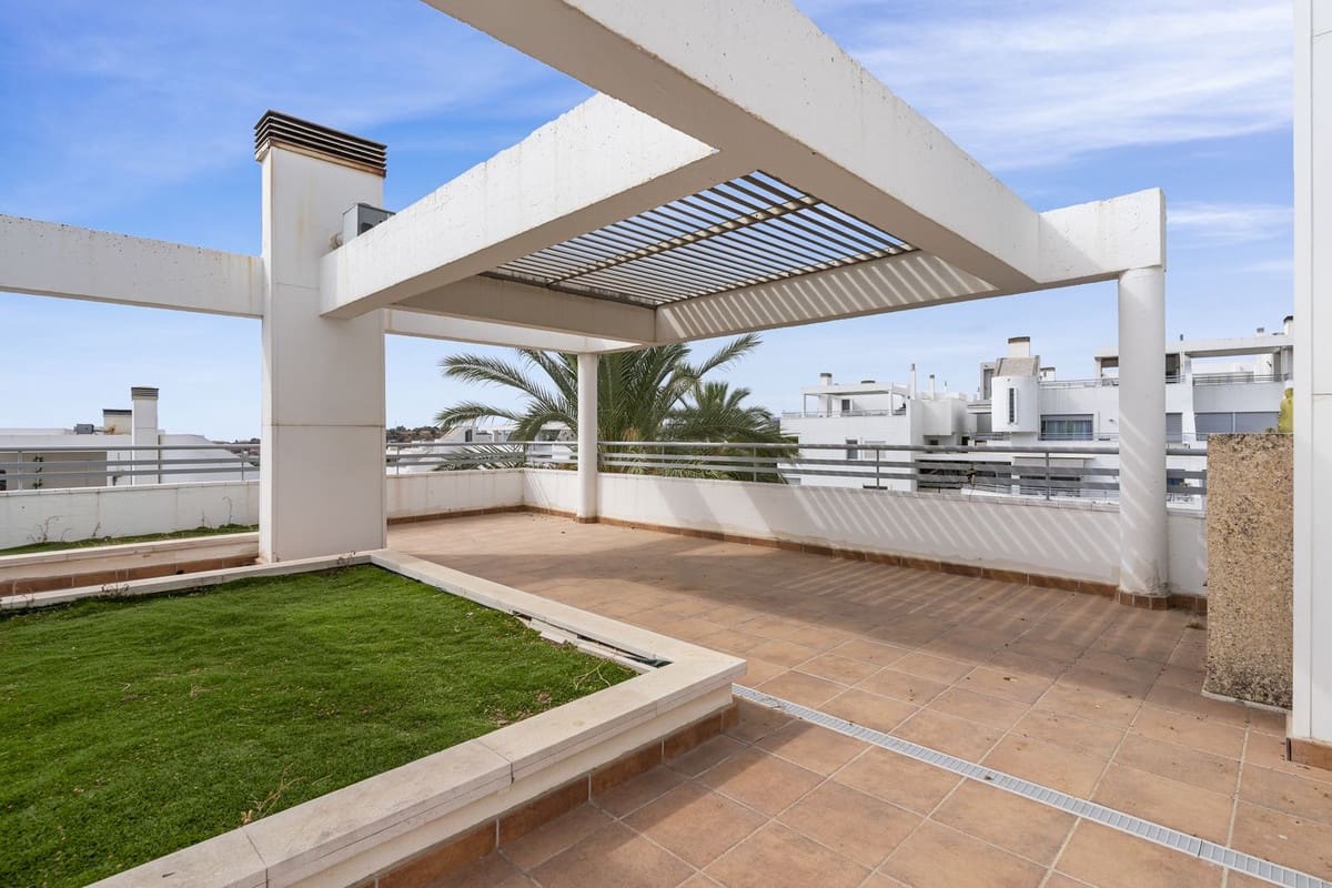 3 bedroom Apartment for sale in La Cala de Mijas with pool garage - € 455,000 (Ref: 9263930)