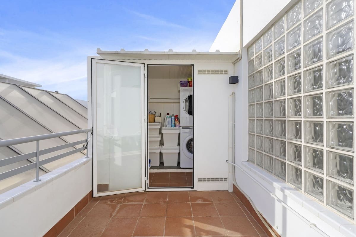 3 bedroom Apartment for sale in La Cala de Mijas with pool garage - € 575,000 (Ref: 9263931)
