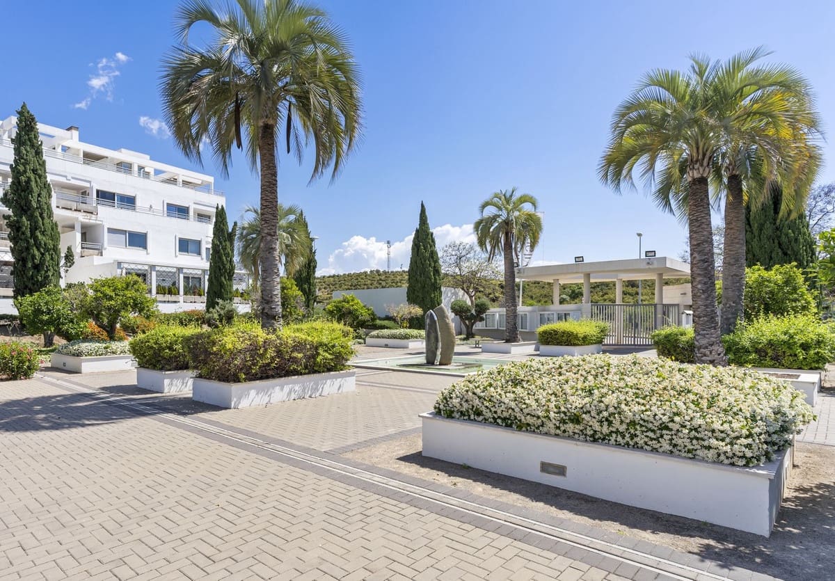 3 bedroom Apartment for sale in La Cala de Mijas with pool garage - € 575,000 (Ref: 9263931)