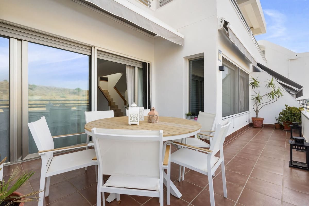 3 bedroom Apartment for sale in La Cala de Mijas with pool garage - € 575,000 (Ref: 9263931)