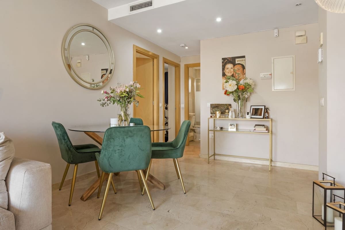 2 soverom Leilighet til salgs i La Cala de Mijas med svømmebasseng garasje - € 375 000 (Ref: 9293558)