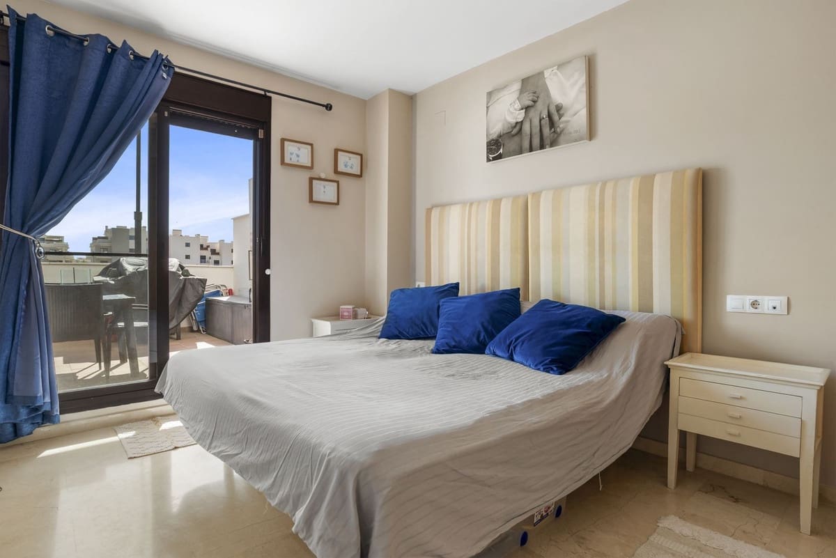 2 soverom Leilighet til salgs i La Cala de Mijas med svømmebasseng garasje - € 375 000 (Ref: 9293558)