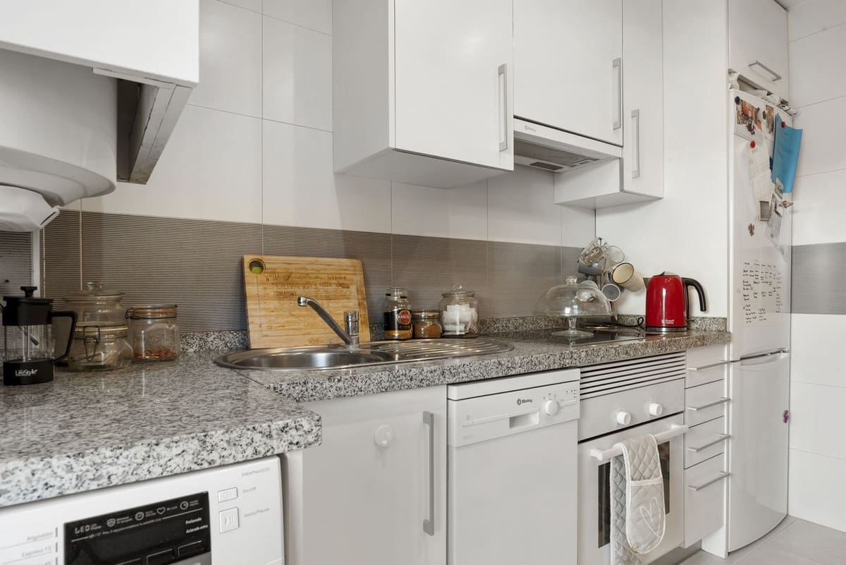 2 soverom Leilighet til salgs i La Cala de Mijas med svømmebasseng garasje - € 375 000 (Ref: 9293558)