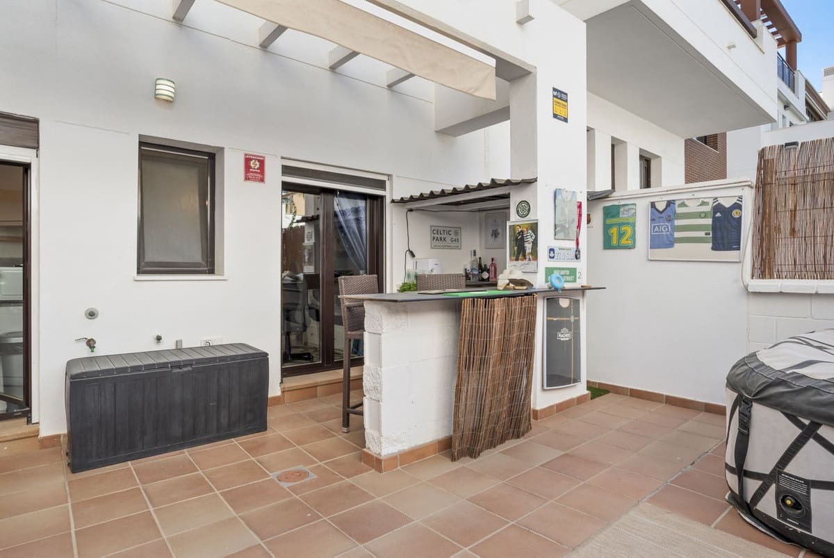 2 soverom Leilighet til salgs i La Cala de Mijas med svømmebasseng garasje - € 375 000 (Ref: 9293558)