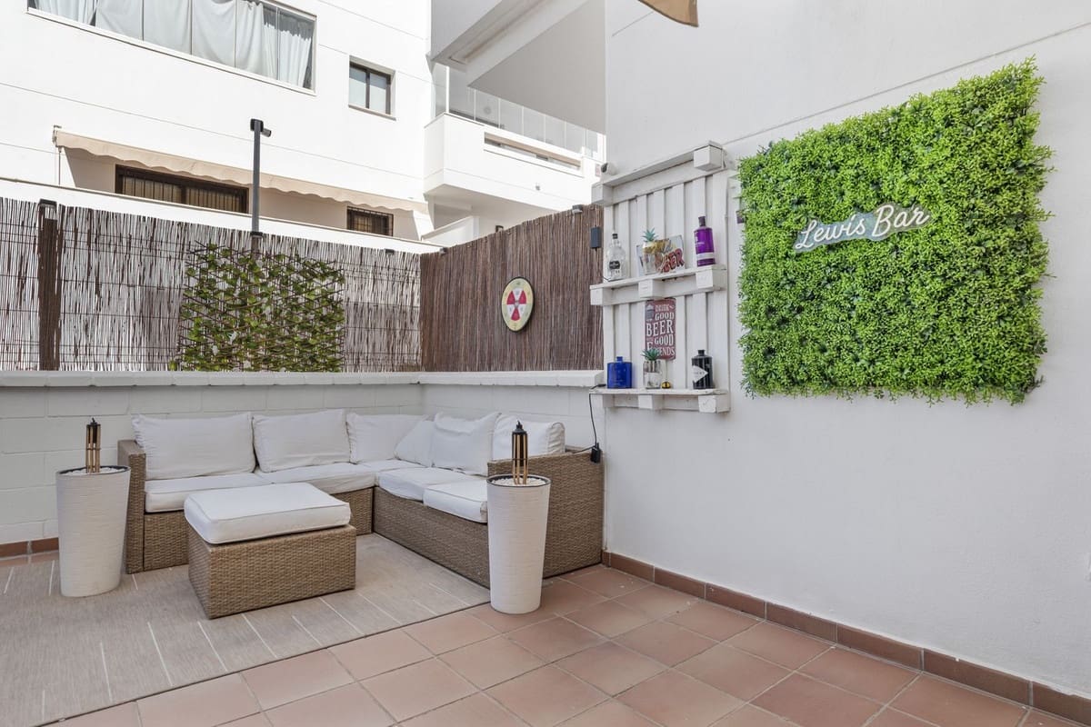 2 soverom Leilighet til salgs i La Cala de Mijas med svømmebasseng garasje - € 375 000 (Ref: 9293558)