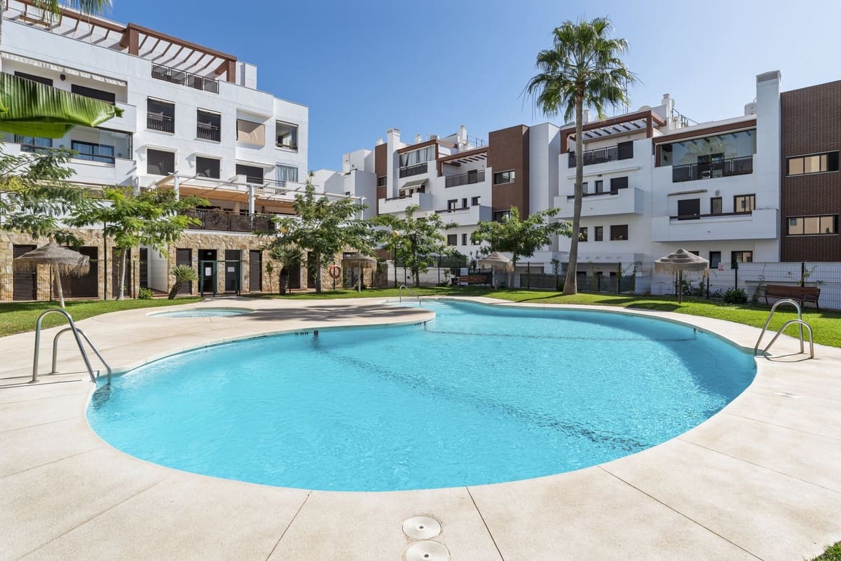 2 soverom Leilighet til salgs i La Cala de Mijas med svømmebasseng garasje - € 375 000 (Ref: 9293558)