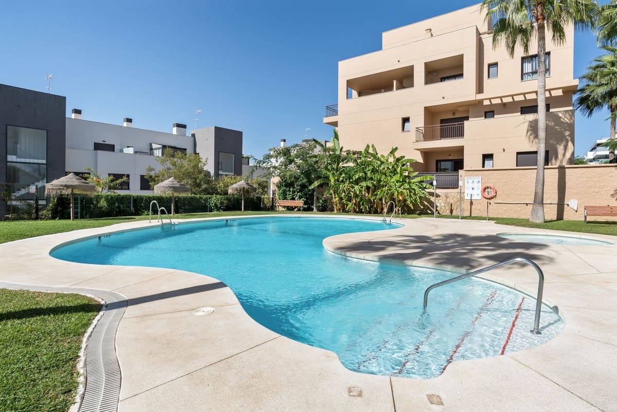 2 soverom Leilighet til salgs i La Cala de Mijas med svømmebasseng garasje - € 375 000 (Ref: 9293558)