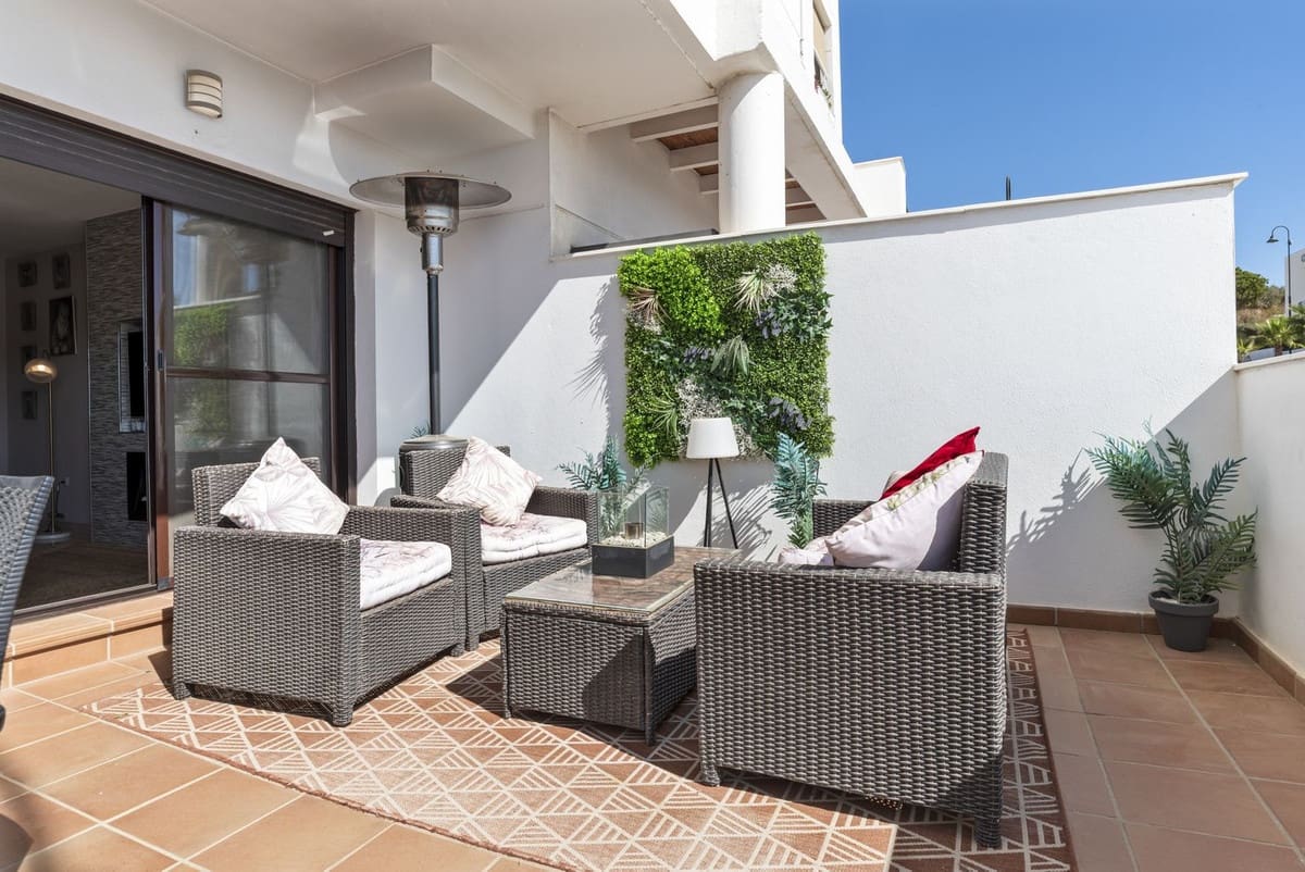 2 soverom Leilighet til salgs i La Cala de Mijas med svømmebasseng garasje - € 375 000 (Ref: 9293558)