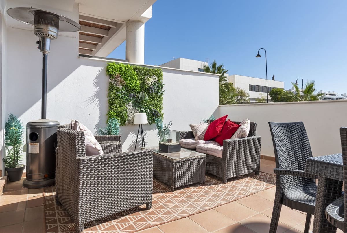 2 soverom Leilighet til salgs i La Cala de Mijas med svømmebasseng garasje - € 375 000 (Ref: 9293558)