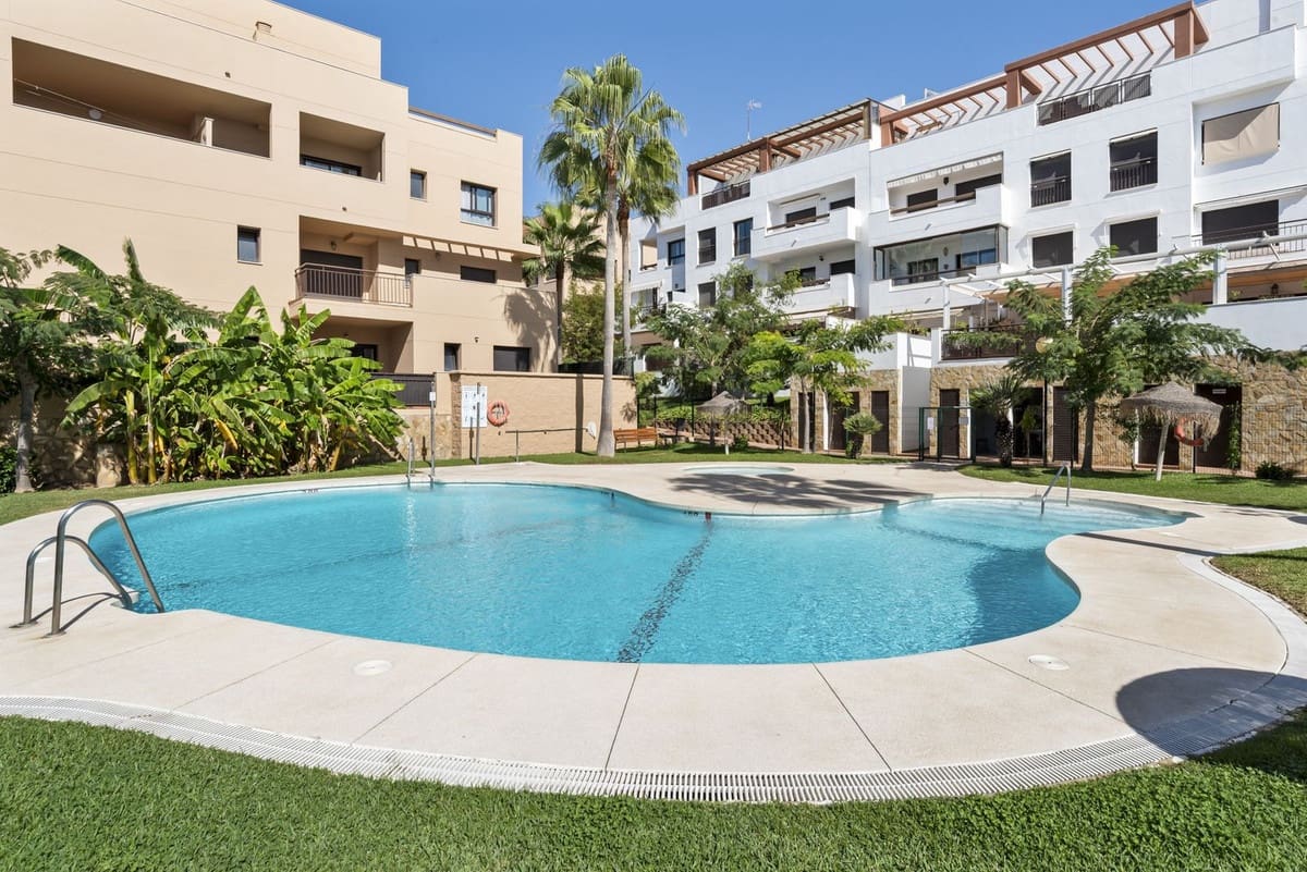 2 soverom Leilighet til salgs i La Cala de Mijas med svømmebasseng garasje - € 375 000 (Ref: 9293558)