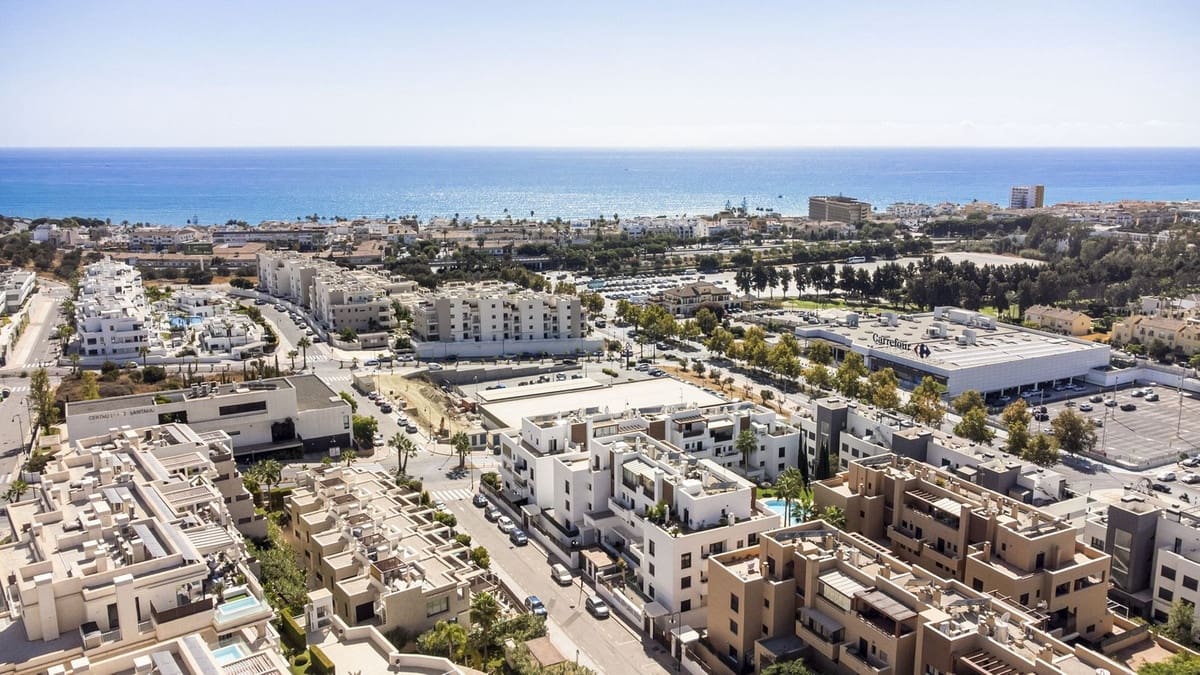 2 soverom Leilighet til salgs i La Cala de Mijas med svømmebasseng garasje - € 375 000 (Ref: 9293558)