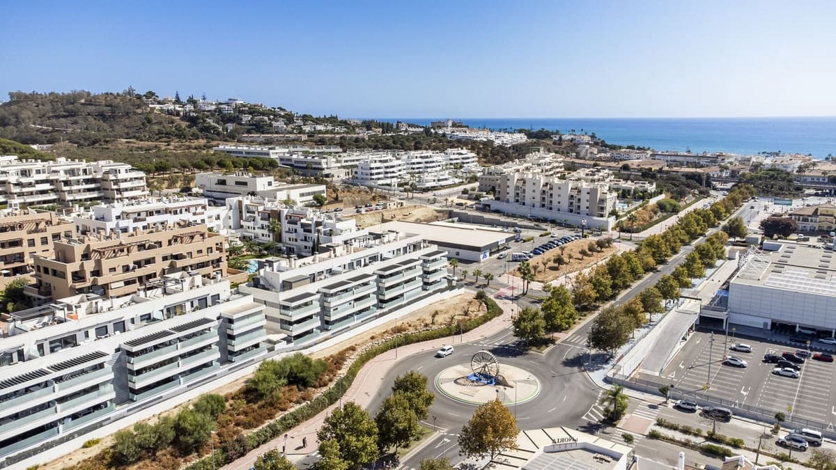 2 soverom Leilighet til salgs i La Cala de Mijas med svømmebasseng garasje - € 375 000 (Ref: 9293558)